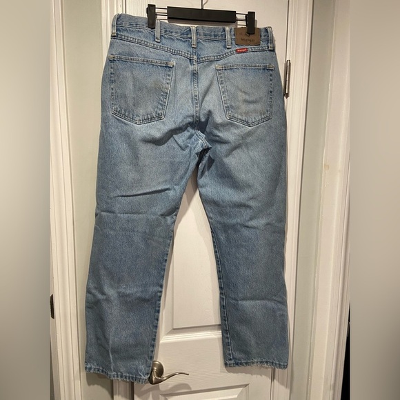 Wrangler Men’s Light Wash Distressed Cotton Denim Jeans Size 36x30 - Picture 4 of 12